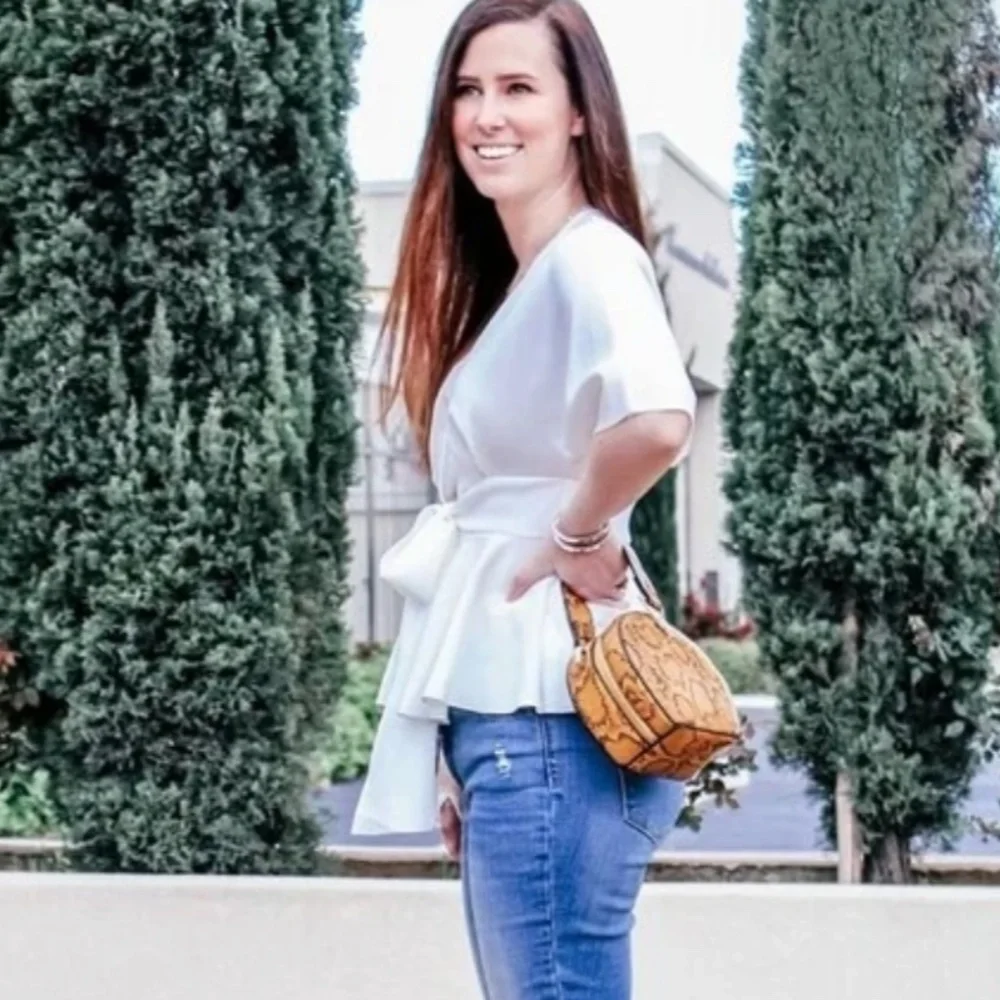 White Peplum Top V-Neck Half Sleeve Front Ties - Picture 11 of 12